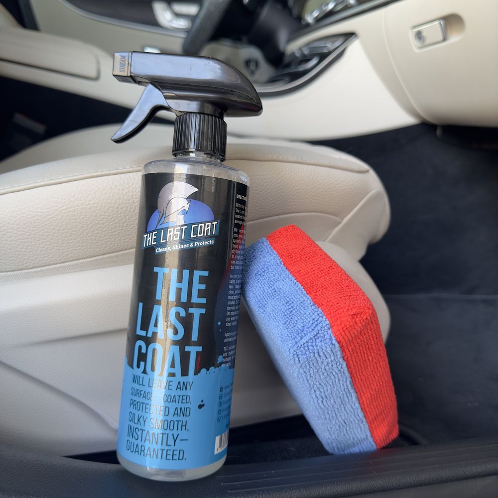 The Last Coat 2.0 bottle with a microfiber applicator